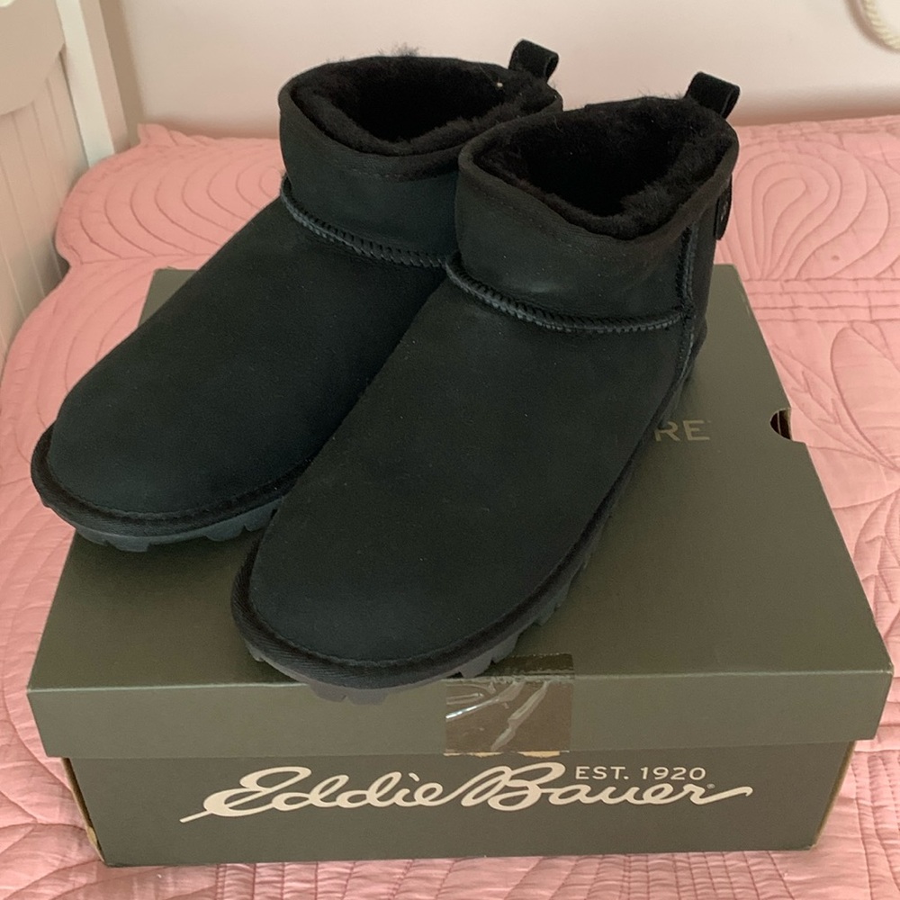 Eddie Bauer black short boots, size 10M.